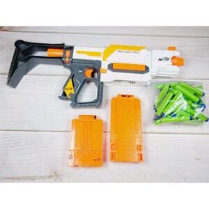 Hasbro Nerf Modulus Recon MK II Gun With 10 Round & 6 Round Clips and 38 Darts